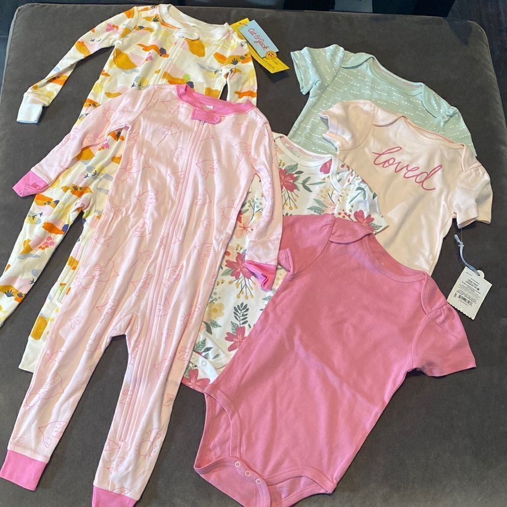 Toddler Girl Bundle 4 CloudIsland Onsies & 2 Cat & Jack Footless Pajama 24M NWT